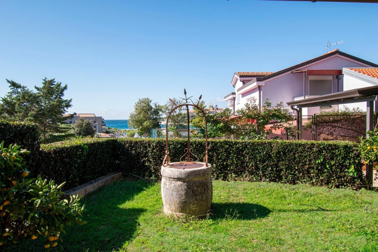 Holiday Apartment 50M From The Beach 普耶斯察纳乌瓦拉 外观 照片