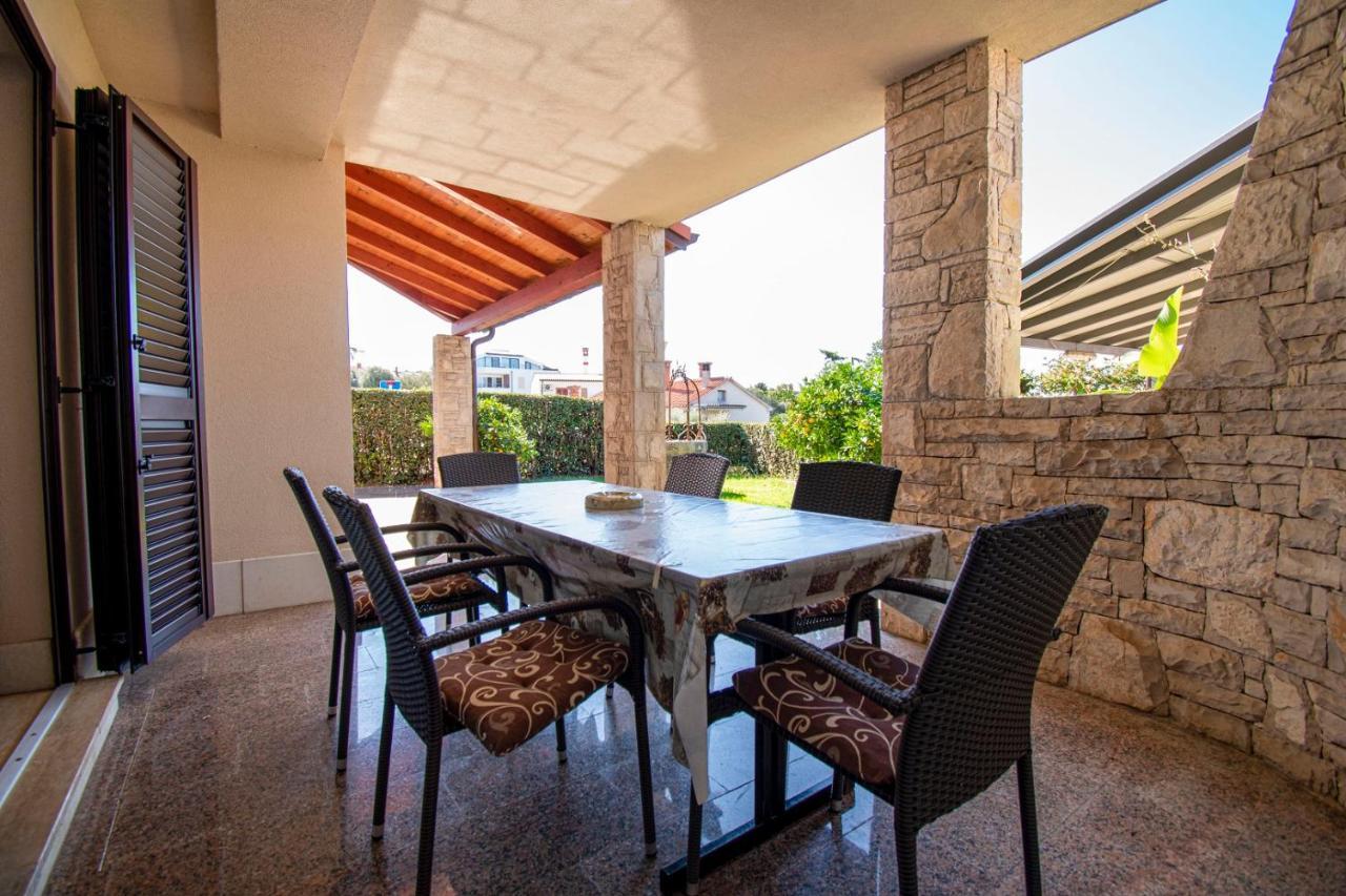 Holiday Apartment 50M From The Beach 普耶斯察纳乌瓦拉 外观 照片