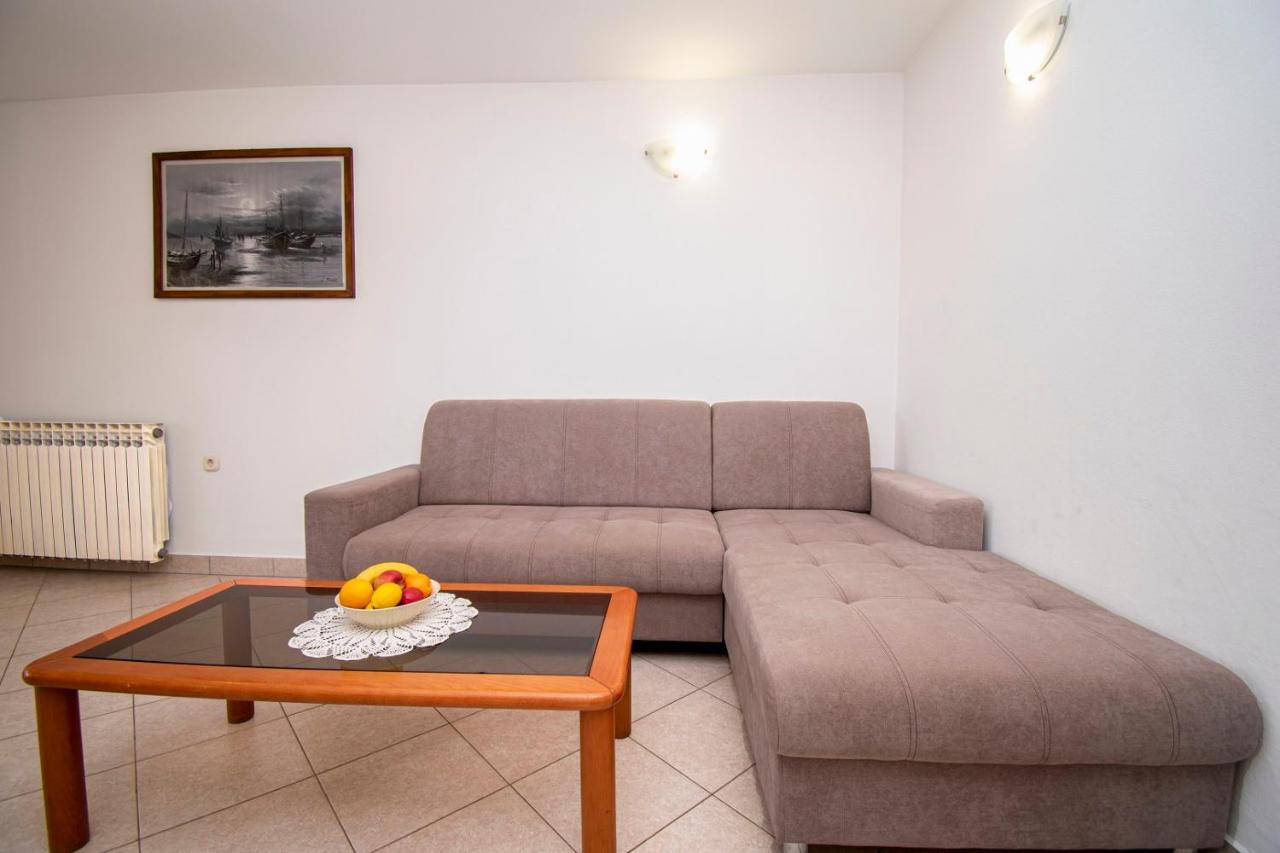 Holiday Apartment 50M From The Beach 普耶斯察纳乌瓦拉 外观 照片